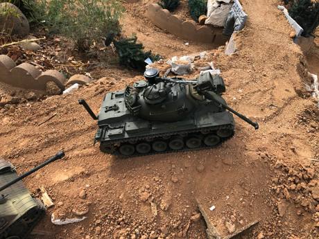 Only real bug is the cheap plastic HL tracks have voids that suck up tiny rocks and throw tracks. Somebody remind me to secure the barrel!